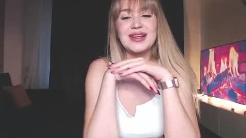 Mia online show from 06-19-26, 01:59
