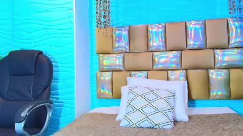 mia montess online show from 12-18-25, 04:57