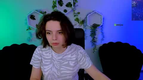 mia_mooon_ online show from 06-16-26, 08:17