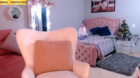 Mia online show from 12-13-24, 12:09