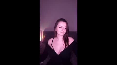 Mia online show from 01-09-26, 01:41