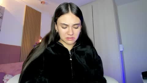 Mia Nevaeh - follow me online show from 04-18-26, 07:58