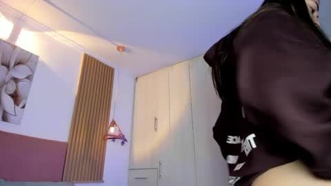 Snapshot of mia_nevaeh chatting on 05-14-26, 08:26 Mia Nevaeh - follow me online show from 05-14-26, 08:26