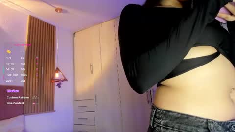 Snapshot of mia_nevaeh chatting on 06-08-26, 08:09 Mia Nevaeh - follow me online show from 06-08-26, 08:09