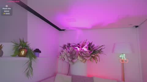 Mia online show from 03-26-26, 11:05