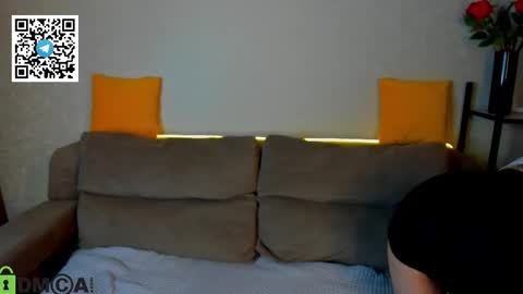 Snapshot of mia_r0ss chatting on 10-21-25, 01:17 Mia online show from 10-21-25, 01:17