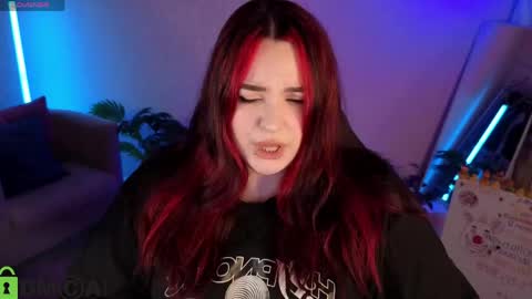 Snapshot of mia_r0ss chatting on 05-09-26, 01:11 Mia online show from 05-09-26, 01:11