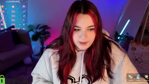Snapshot of mia_r0ss chatting on 05-25-26, 01:00 Mia online show from 05-25-26, 01:00
