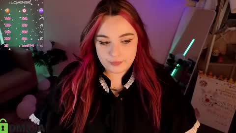 Snapshot of mia_r0ss chatting on 06-04-26, 01:44 Mia online show from 06-04-26, 01:44