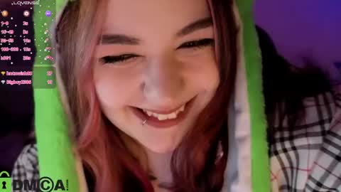 Snapshot of mia_r0ss chatting on 06-10-26, 01:17 Mia online show from 06-10-26, 01:17