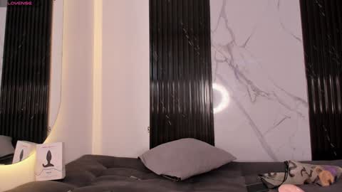 Mia online show from 12-03-24, 09:01