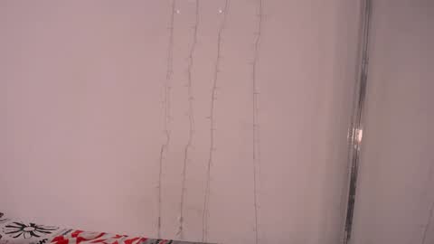 mia reys online show from 12-29-24, 04:40