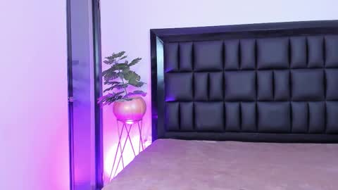 mia online show from 03-19-26, 06:06