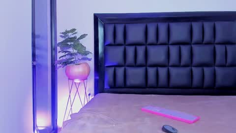 mia online show from 04-11-26, 07:45