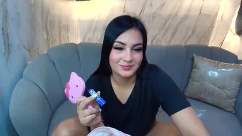 Mia online show from 03-05-26, 08:05