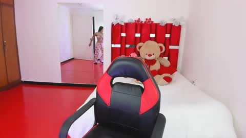 mia online show from 03-11-26, 01:44