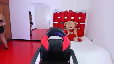 mia online show from 03-12-26, 01:23