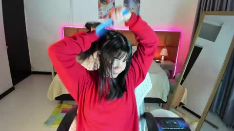 Snapshot of mia_rousseau chatting on 05-03-26, 04:07 MIA online show from 05-03-26, 04:07