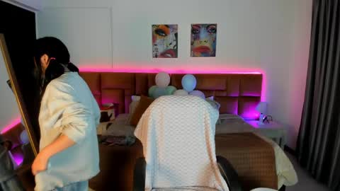 Snapshot of mia_rousseau chatting on 05-31-26, 03:15 MIA online show from 05-31-26, 03:15