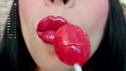 Snapshot of mia_roux1 chatting on 11-27-25, 08:22 Mia online show from 11-27-25, 08:22