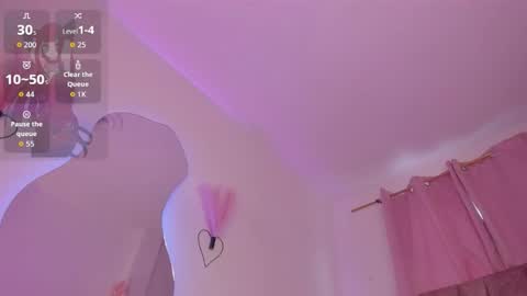 Snapshot of mia_royal chatting on 02-27-26, 10:32 mia_royal online show from 02-27-26, 10:32