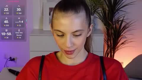 Mia online show from 11-24-25, 06:13