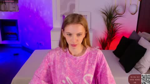 Mia online show from 04-02-26, 06:22