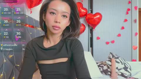 Mia online show from 02-14-25, 06:34