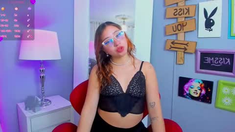 Snapshot of mia_skys chatting on 09-09-25, 12:05 Mia online show from 09-09-25, 12:05