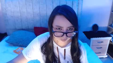 mia_smithl online show from 12-30-24, 08:54
