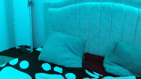 mia_smithl online show from 01-12-25, 01:37