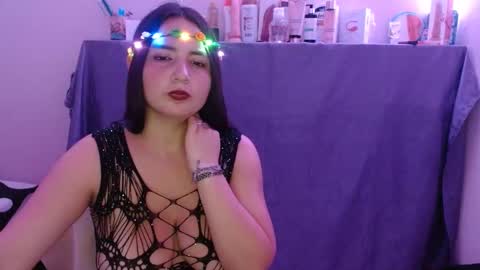 mia_smithl online show from 01-22-25, 08:40