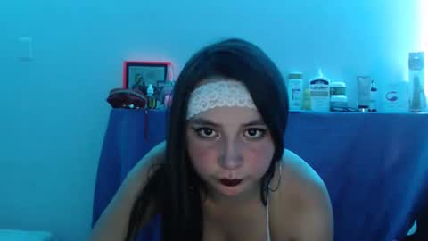 mia_smithl online show from 02-05-25, 07:18