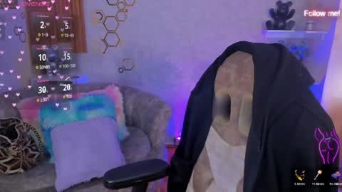 Snapshot of mia_smoke_ chatting on 06-09-26, 05:02 Mia online show from 06-09-26, 05:02