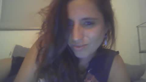 Mia online show from 04-03-26, 01:14