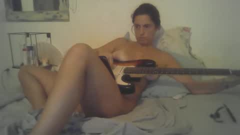 Mia online show from 04-09-26, 10:48