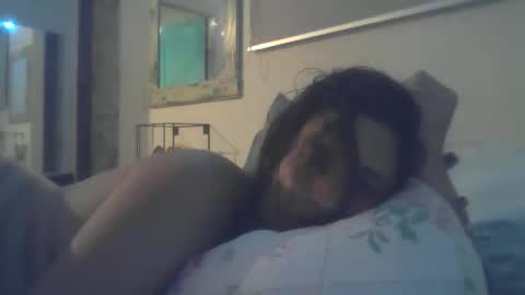 Mia online show from 05-14-26, 06:53
