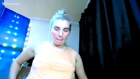 Snapshot of mia_sunnyy chatting on 12-07-24, 09:44 Mia. online show from 12-07-24, 09:44