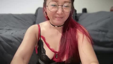 Mia online show from 12-03-25, 06:17