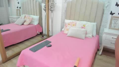 mia_tentacion__ online show from 05-04-26, 03:46