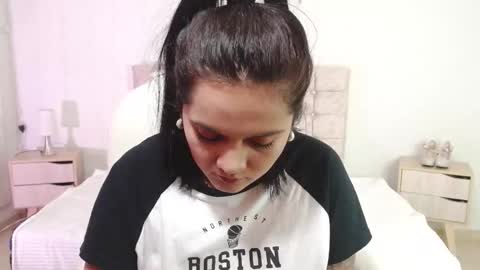 Mia  online show from 10-15-25, 04:01