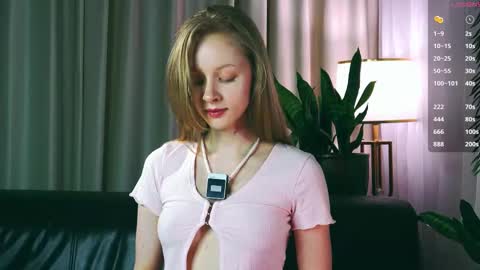 Mia online show from 10-23-25, 04:06