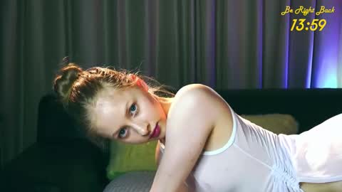 Mia online show from 11-16-25, 05:51