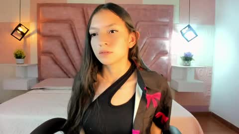 Snapshot of mia_velmont chatting on 05-08-26, 08:36 Miaaa online show from 05-08-26, 08:36