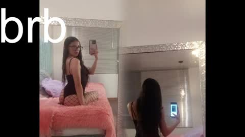 Snapshot of mia_velmont chatting on 05-29-26, 03:26 Miaaa online show from 05-29-26, 03:26