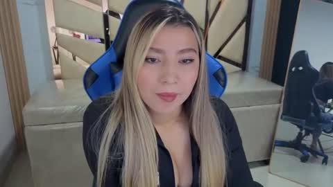 Snapshot of mia_vip_a chatting on 07-09-26, 04:11 Mia online show from 07-09-26, 04:11