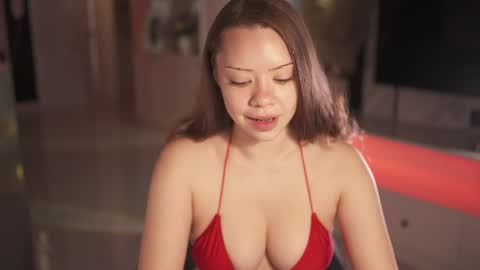 VixenMia online show from 05-17-26, 03:59