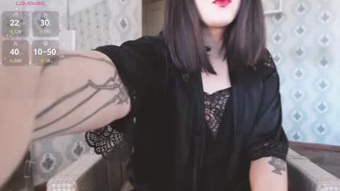 mia_wallase online show from 02-15-26, 08:24