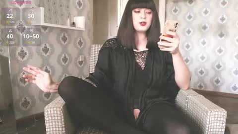 mia_wallase online show from 03-24-26, 08:41