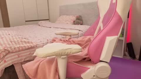 Mia online show from 03-02-26, 07:15